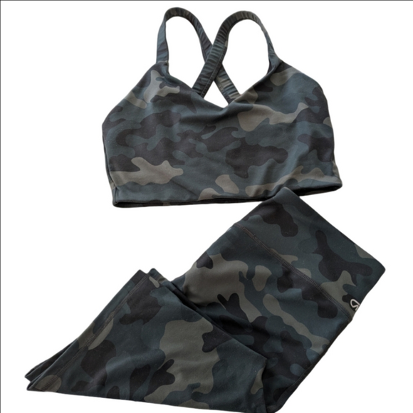 GAP Other - Women's Gap Fit Camouflage Sports Bra and Leggings Set, Size M
